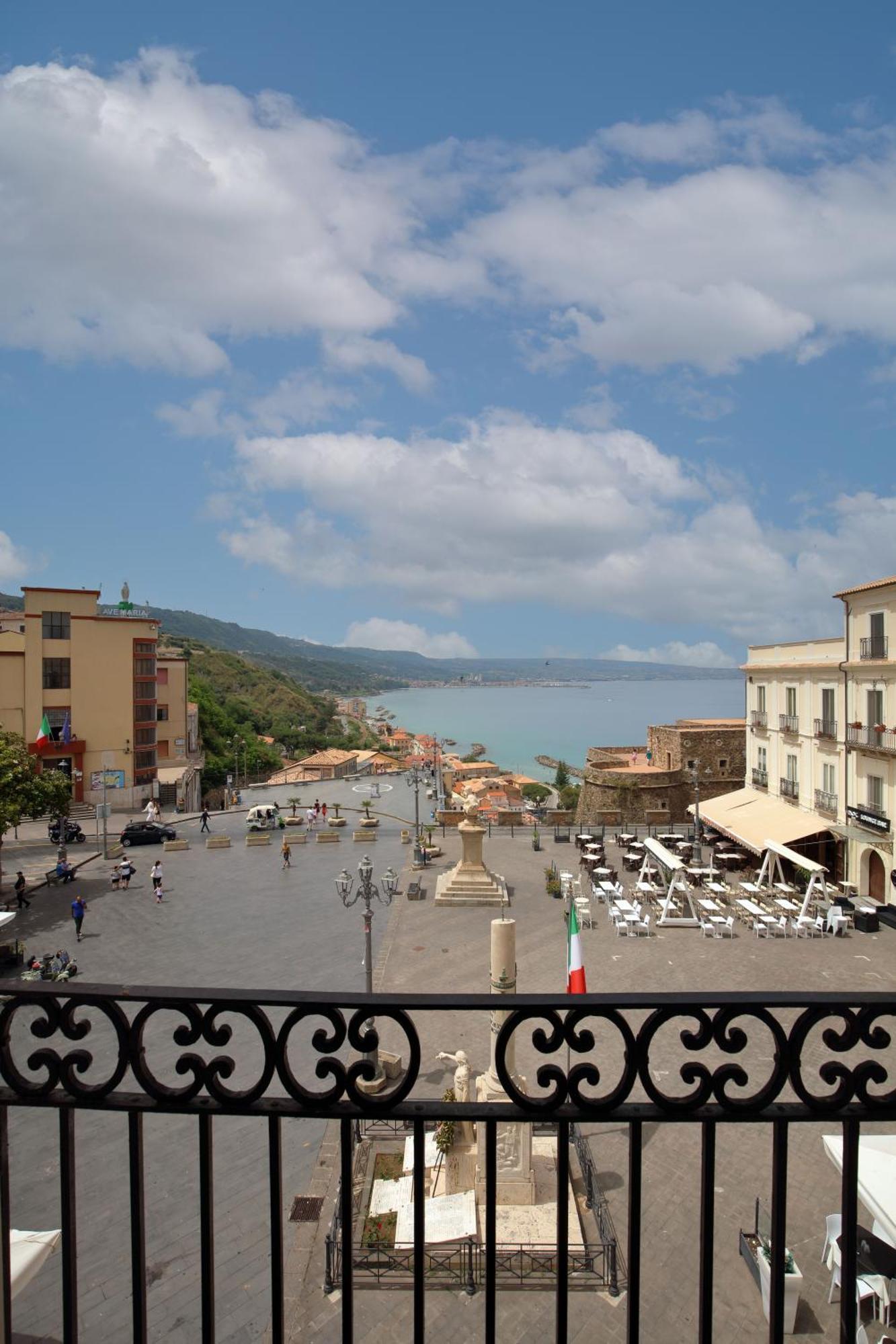 Hotel Della Piazza 피조 외부 사진