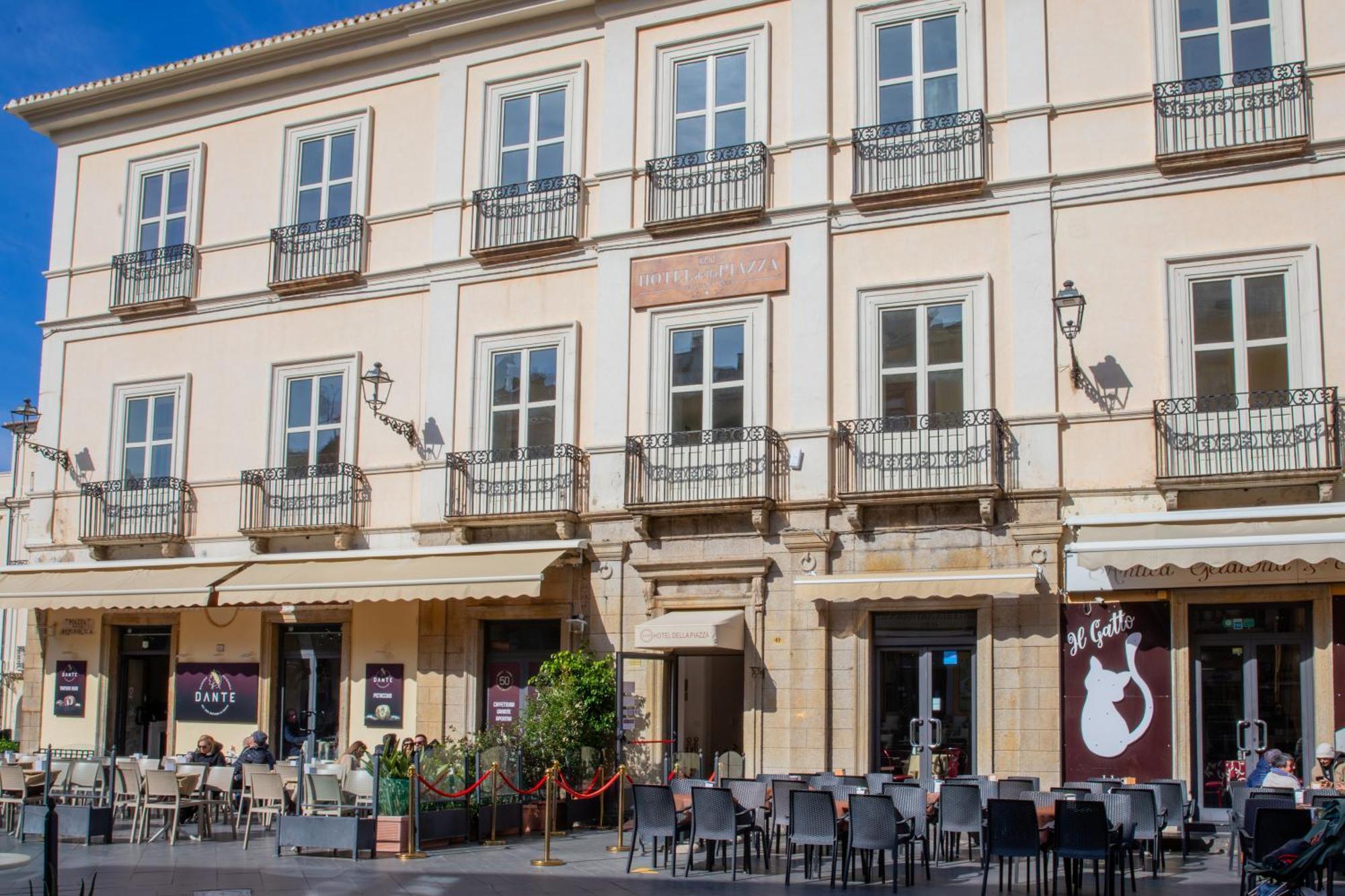 Hotel Della Piazza 피조 외부 사진